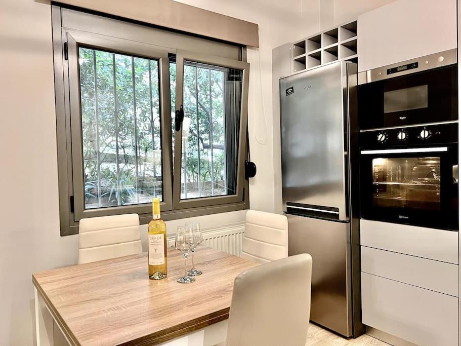 אתונה Lovely 1-Bedroom 2 Minutes From Beach מראה חיצוני תמונה